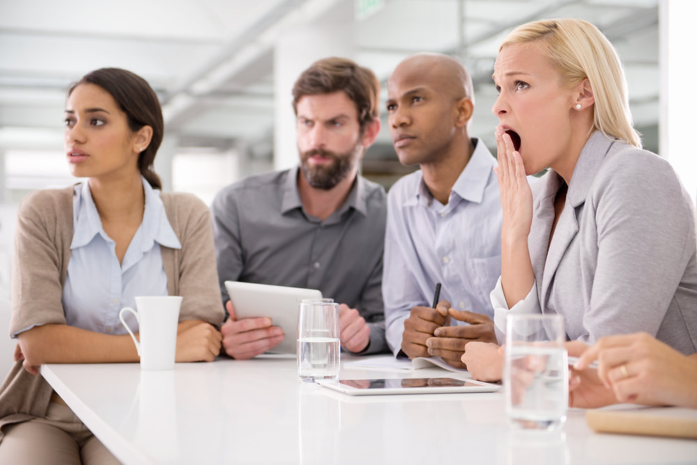 10 Body Language Mistakes to Avoid During Meetings — article image